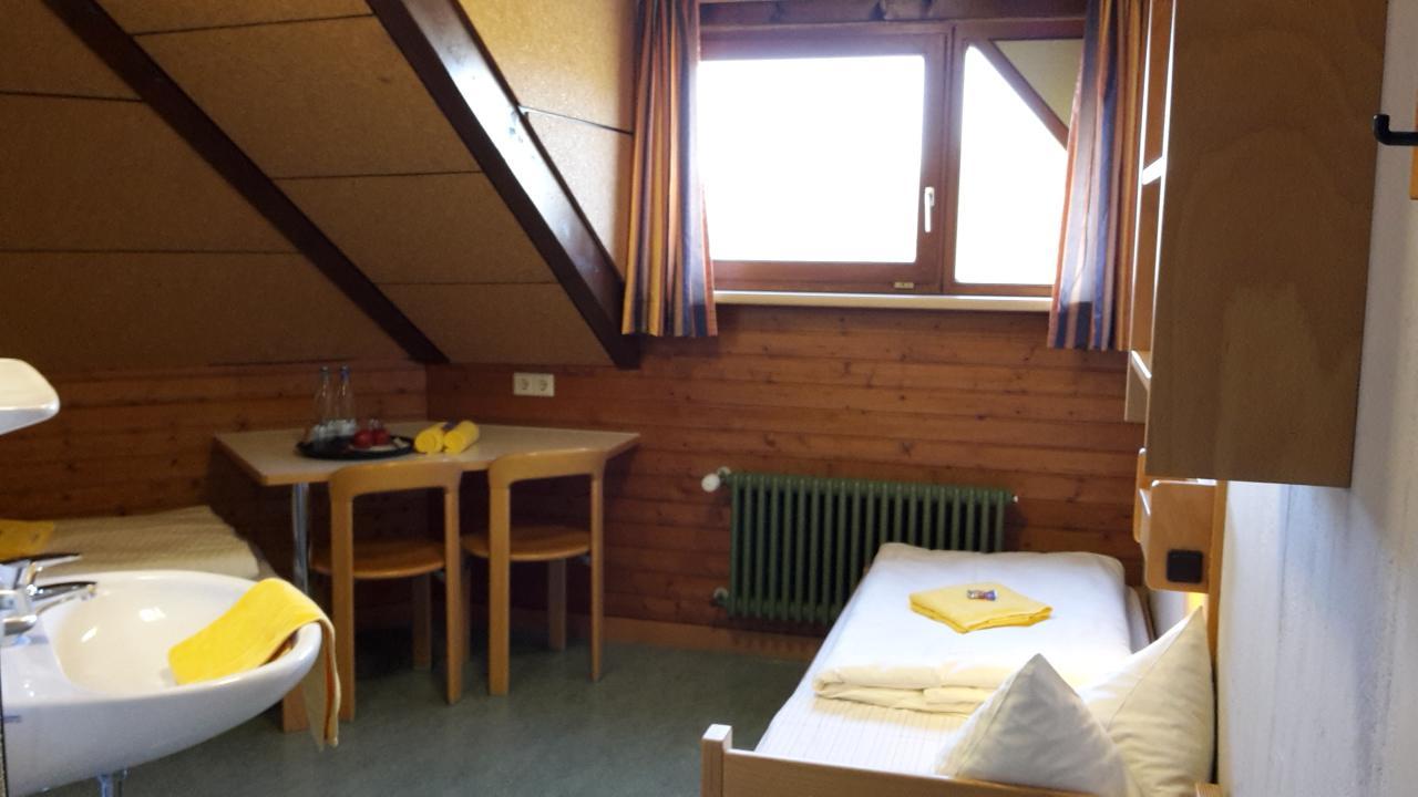 Hellmut-Wassmer-Jugendherberge Loerrach Екстериор снимка